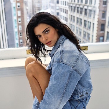 Langgar Lockdown untuk Kencan, Kendall Jenner Dijuluki Covidiot