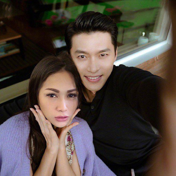 <p>Saking bagus hasilnya, banyak yang tak percaya kalau ini hanya edit foto belaka. Tapi terlihat serasi ya, Bunda. (Foto: Instagram @tatajaneetaofficial)</p>
