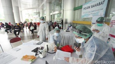img-title Cerita Relawan yang Tangani Pasien COVID-19, Dituntut Steril Setiap Kerja