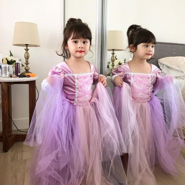 <p>Acha juga suka memakaikan Brie gaun princess. Misalnya, gaun princess Rapunzel ini. Brie terlihat cantik ya, Bun? (Foto: Instagram @septriasaacha)</p>