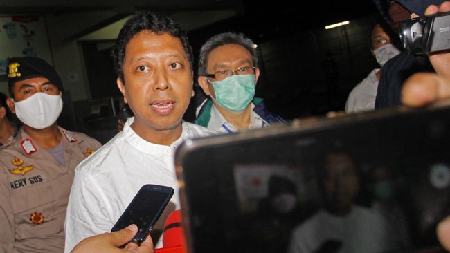 Ketua Majelis Pertimbangan PPP Muhammad Romahurmuziy mengungkit hubungan Sandi dengan Anies yang sempat menegang soal polemik utang di Pilkada DKI 2017.