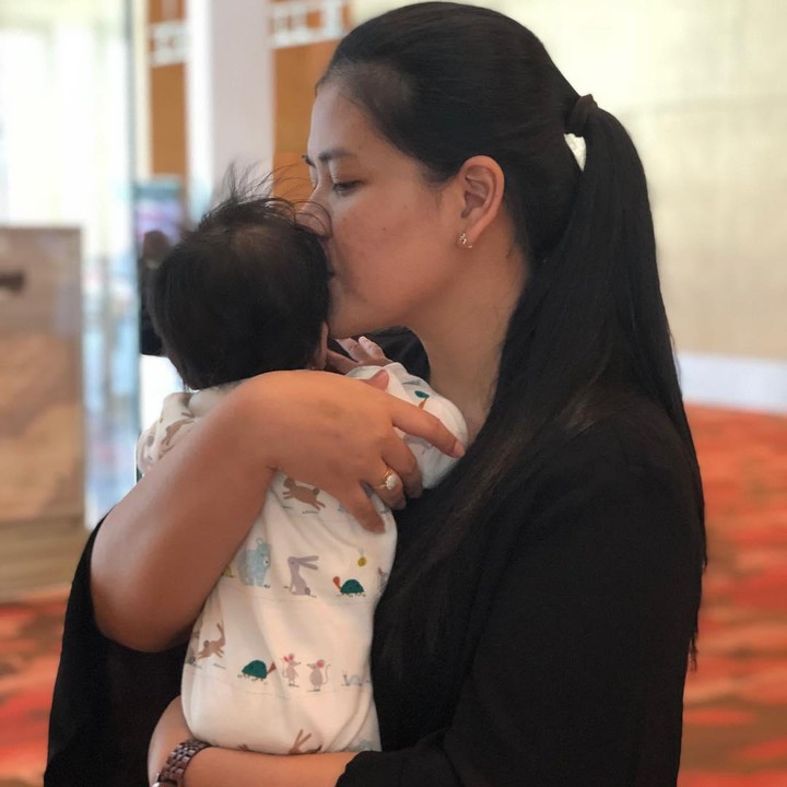 <p>Sejak Sedah Mirah lahir, Kahiyang memang tidak langsung membagikan foto sang anak, Bun. (Foto: Instagram @ayanggkahiyang)</p>