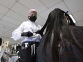 FOTO: Pangkas Rambut Gratis untuk Tim Medis di Thailand