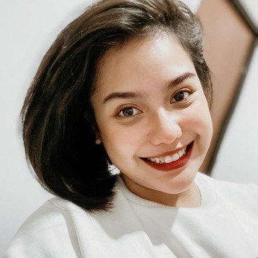 Foto Terbaru Mytha Lestari Disebut Mirip Lulu Tobing