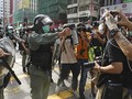 Hong Kong Bergolak Lagi, 200 Demonstran Ditangkap