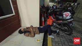 Kisah Pemudik Terlunta-lunta di Merak, Tidur di Emperan Toko