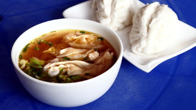 Freshly cooked wanton noodle soup and siopao