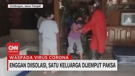 VIDEO: Enggan Diisolasi, Satu Keluarga Dijemput Paksa