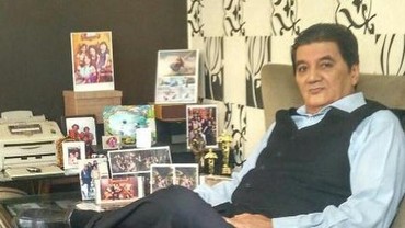 img-title Peragakan Salat dalam Film, George Rudy Terpanggil Jadi Mualaf