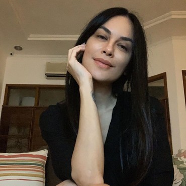 Sophia Latjuba Peluk Mesra Seorang Pria, Ternyata Calon Menantu