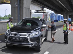 Polisi Usir 17 Ribu Kendaraan Pemudik dari Arah Jakarta