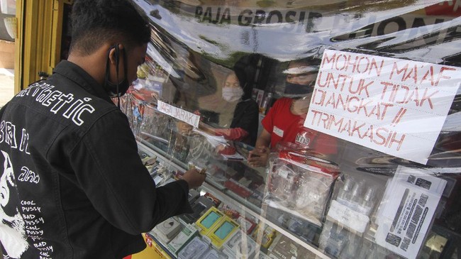 Dirjen Pajak memastikan aturan baru Menkeu Sri Mulyani soal pungutan pajak pulsa dan kartu perdana tak akan mengerek harga pulsa.