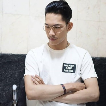 Prank Bagi Sembako Isi Batu ke Waria, Youtuber Ferdian Paleka Dihujat