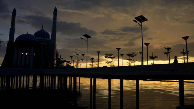 Sejumlah rekomendasi kata-kata dan ucapan Isra Mi'raj 2021 bisa jadi pilihan untuk menjalin persaudaraan Muslim di momen peringatan Isra Mi'raj tahun ini.