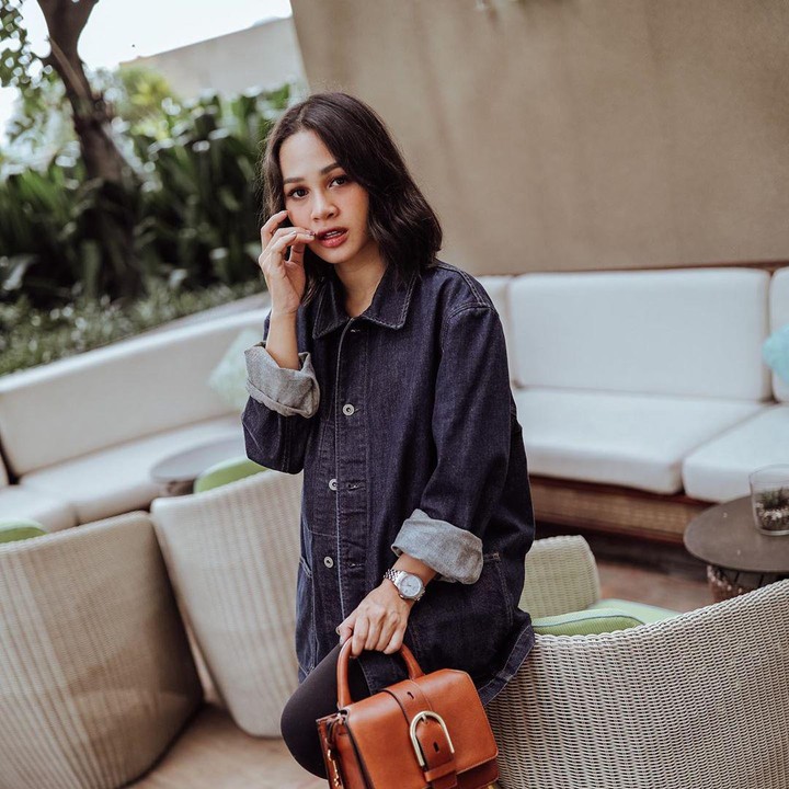<p>Pada awal tahun 2020 lalu, Andien mengumumkan kehamilan keduanya. Berbadan dua tak membuat penampilannya berubah. Bahkan, di berbagai unggahan foto, netizen memuji kecantikannya. (Foto: Instagram @andienasiyah)</p>