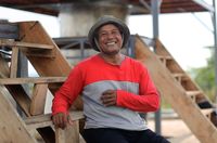 Kisah Petani Kayu Putih, Dulu Serba Kekurangan Kini Punya Rumah
