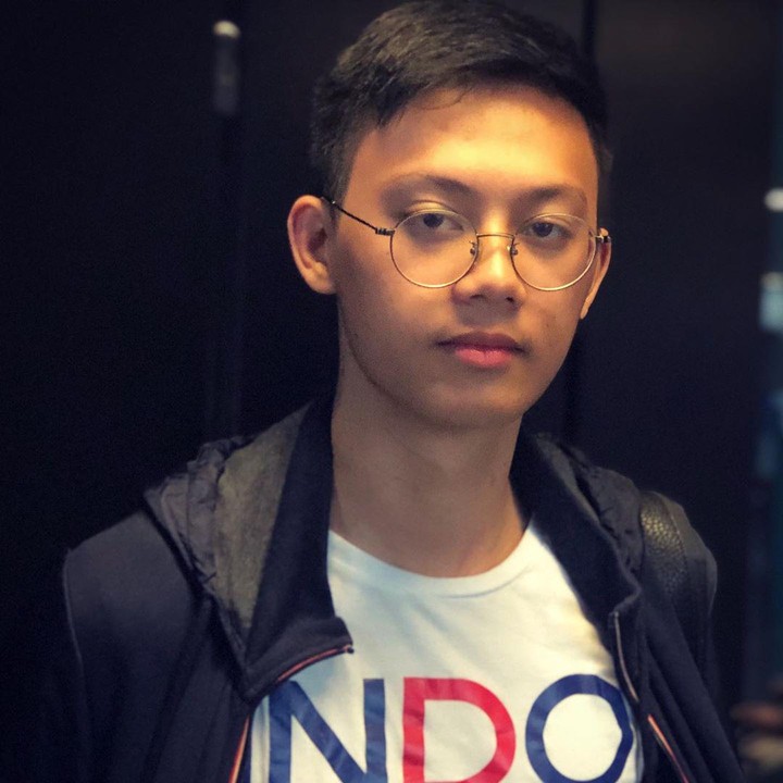 <p>Setelah lulus dari British School Jakarta, Adiro saat ini tinggal di Singapura lho. (Foto: Instagram @dipoditiro)</p>