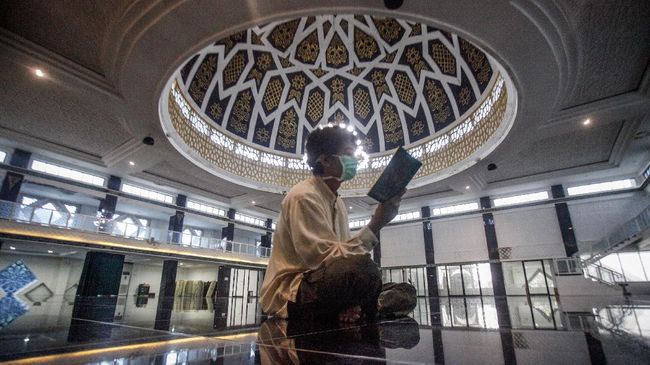 Salah satu ibadah yang bernilai pahala tinggi adalah berzikir. Berikut bacaan amalan dzikir bulan Ramadan.
