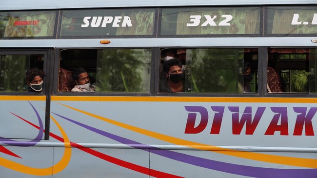FOTO: Pekerja Migran India Mulai Mudik usai Lockdown