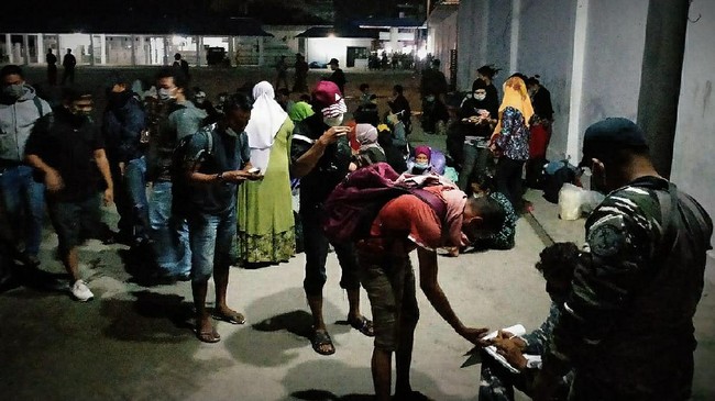 Sedangkan 8 PMI terlarangan sudah diserahkan ke pihak Balai Pelayanan Penempatan dan Pelindungan Pekerja Migran Indonesia (BP3MI) Provinsi Kepri.