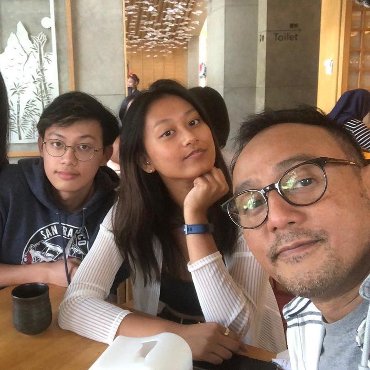 <p>Mantan suami Nikita Mirzani, Dipo Latief sangat dekat dengan anak-anaknya, Bun. Termasuk dengan anak laki-lakinya yang sudah remaja bernama Adiro. (Foto: Instagram @dipoditiro)</p>