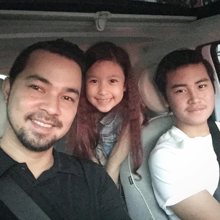 <p>Meski bukan anak kandungnya, Sultan cukup akrab lho dengan Rafi. Sering bepergian bareng nih, dan enggak canggung untuk berbagi kebersamaan di media sosial miliknya. (Foto: Instagram @djorghisultan)</p>