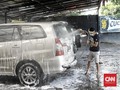 Hindari Cuci Mobil di Bawah Sinar Matahari