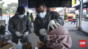 Tiga Orang Dinyatakan Positif Hasil Tes PCR di Stasiun Bekasi