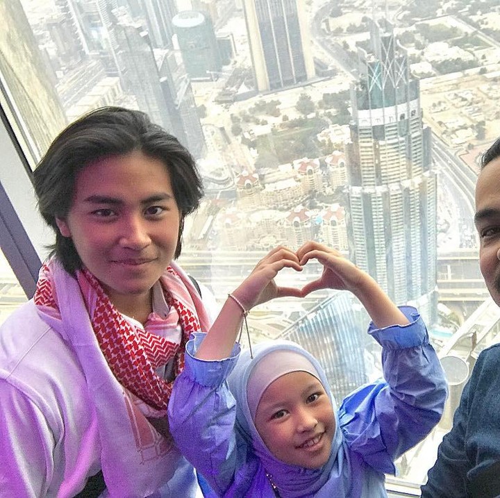 <p>Mereka sering menghabiskan waktu bersama. Misalnya, berlibur ke luar negeri bersama Annisa dan anak perempuannya. (Foto: Instagram @djorghisultan)</p>