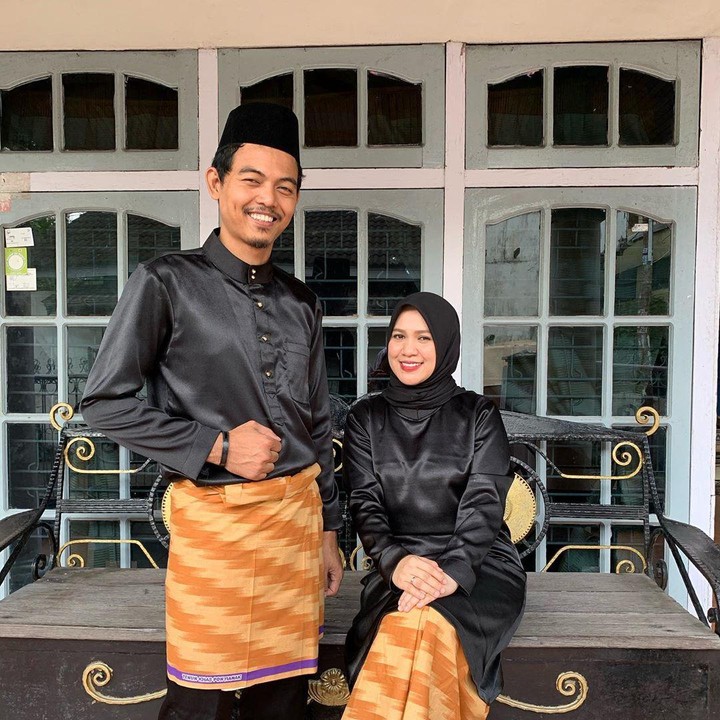 Gimana gaya Ovie dan sang istri? Serasi kan, Bun? (Foto: Instagram @ovie_wali)