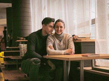 Jurus Romantis Donna & Darius Saat Corona, Pillow Talk hingga Belanja Bulanan