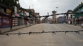 Setahun Peringatan Status Kashmir, India Terapkan Jam Malam