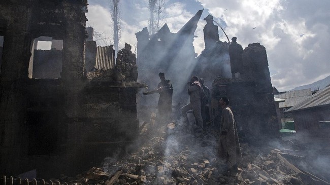FOTO: Merekam Konflik Kashmir Berbalas Pulitzer