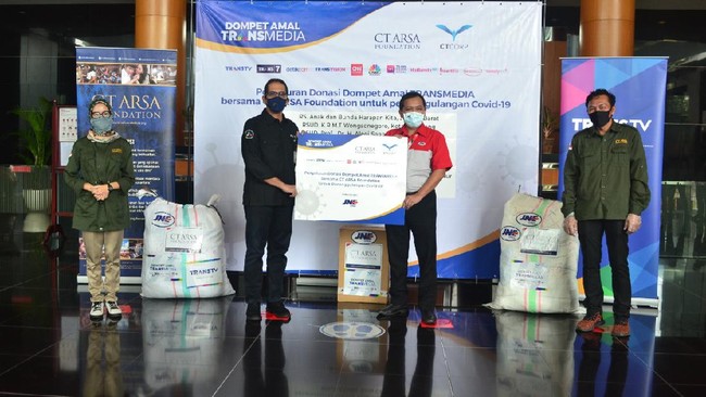 penyerahan donasi amal transmedia
