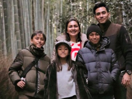 Momen Anak Donna Agnesia & Darius Sinathrya Disunat, Wajib Tes PCR