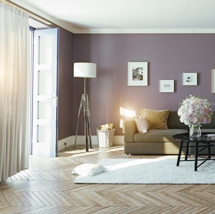 Deep purple juga bisa jadi ide menarik nih untuk warna dinding rumah minimalis Bunda. (Foto: Getty Images/iStockphoto/vicnt)