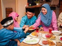 Birrul Walidain dalam Islam Hukumnya Wajib, Ini Penjelasannya
