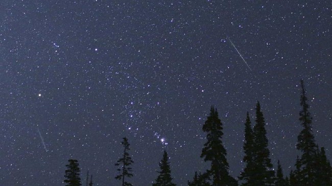 Dengan Hujan Meteor Perseid dan Aurora yang Berkolaborasi, Langit Malam Akan Menjadi Spektakuler