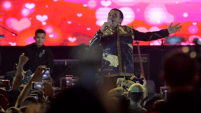 Didi Kempot Goyang Ribuan Sobat Ambyar Banyuwangi