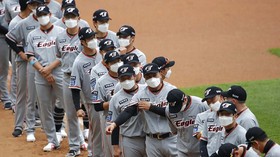 FOTO : Liga Bisbol Korea Selatan Dimulai dengan Wajib Masker