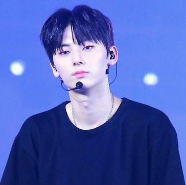 Perjalanan Karier Minhyun NU'EST yang Siap Kencan Online Akhir Agustus