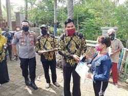 Di Probolinggo, Pemudik yang Telah Jalani Karantina Dapat Piala dan Piagam