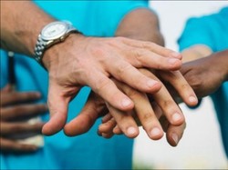 Ukhuwah Insaniyah dan Perbedaannya dengan Ukhuwah Islamiyah