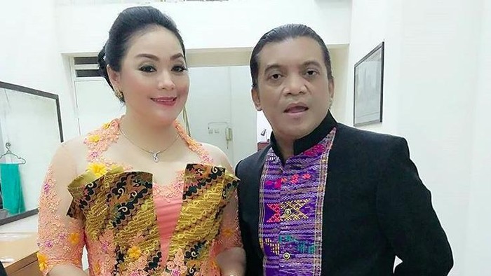 Yan Vellia, Istri Didi Kempot