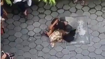 Viral Video Fans Nangis Histeris Atas Meninggalnya Didi Kempot