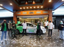 Antarkan Tenaga Medis COVID-19 Gratis, Ini Mobil yang Disiapkan Grab