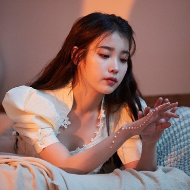 IU Geser Rekor Big Bang hingga Raih Certified All-kill di Chart Musik