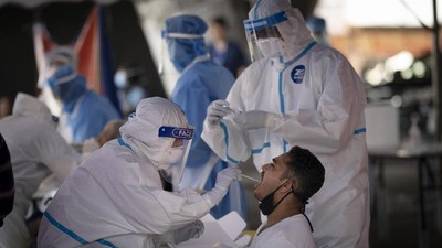 Tiga negara ASEAN, yaitu Singapura, Malaysia, dan Filipina bersiap menghadapi gelombang varian Omicron yang perlahan mendominasi kasus Covid di negara mereka.