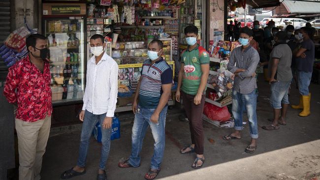 Malaysia Bakal Gratiskan Vaksin Corona Bagi Warga Asing Pemerintah Malaysia berencana menggratiskan vaksinasi virus corona (Covid-19) untuk warga asing dan pekerja migran.