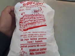 Ada Imbauan Jadi Peserta KB di Bungkus Toko Roti Legendaris Bandung